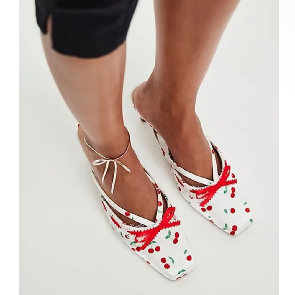 FOR LOVE & LEMONS Free People White Cherry Print Bow Audrey Mules Heels size 39
